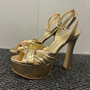 Michael Kors Elegant Gold Platform Heels